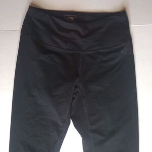 The North Face Hatha Capri Leggings in Black - Size Small